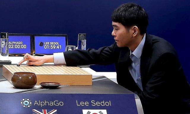 Lee Sedol beim Go-Spielen.