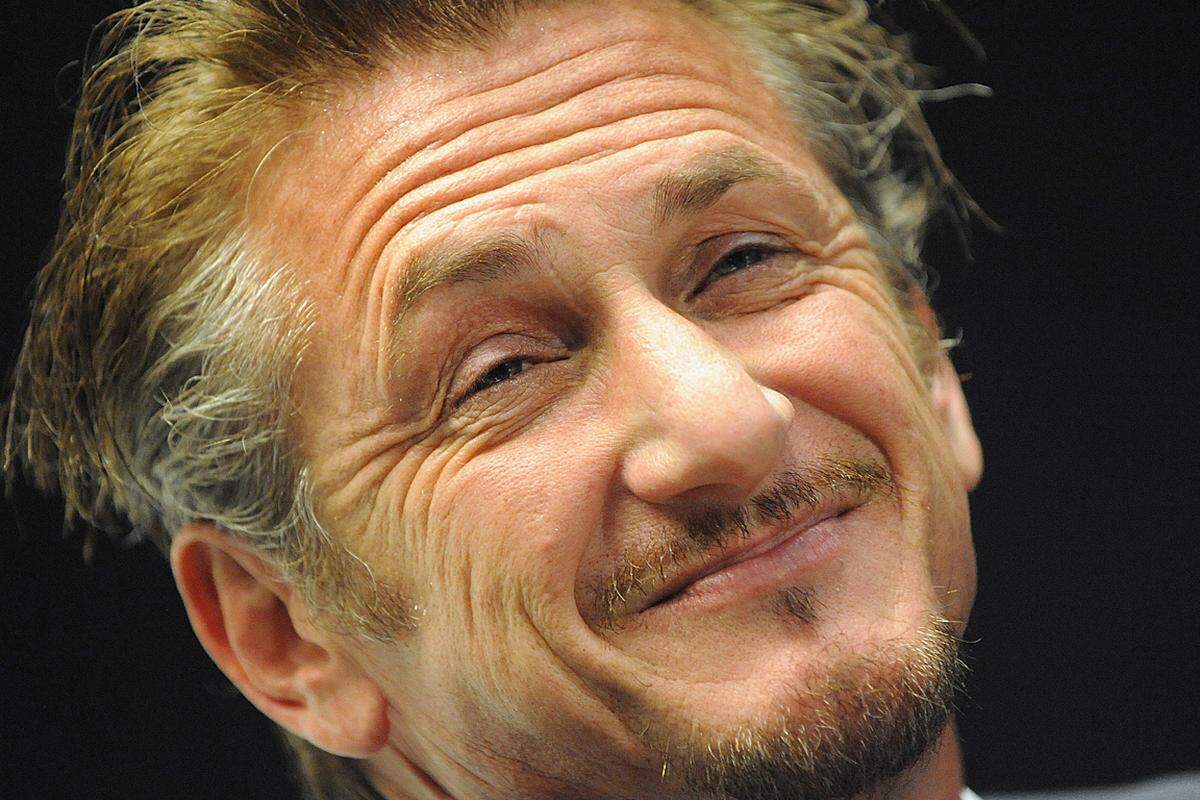 US-Schauspieler Sean Penn sollte auf Einladung von Ali Rahimi am vergangenen Wochenende Wien beehren. Und der Hollywood-Star reiste tatsächlich an. Im Sommer hatte der Unternehmer bereits Bill Clinton zu Gast.Erst Ende Oktober hatte der Mime für Aufsehen gesorgt, als er in Bolivien zum Botschafter für die Legalisierung der Koka-Pflanze ernannt wurde.