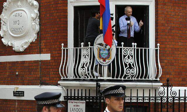 Voelkerrecht laesst Assange Briten