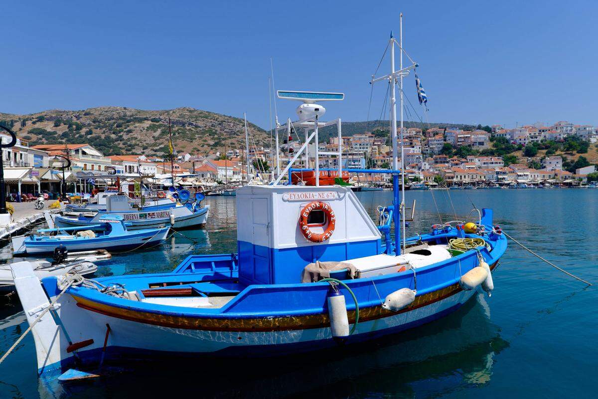 36,22 Prozent weniger zahlt man dafür auf der griechischen Insel Samos in der Hauptsaison. Auch in Lanzarote zahlt man mit minus 15 Prozent und auf Chios mit minus 11,21 Prozent weniger als in den Nebensaisonen.