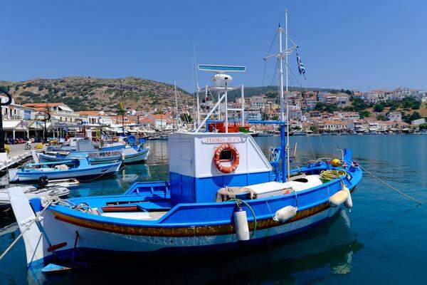 36,22 Prozent weniger zahlt man dafür auf der griechischen Insel Samos in der Hauptsaison. Auch in Lanzarote zahlt man mit minus 15 Prozent und auf Chios mit minus 11,21 Prozent weniger als in den Nebensaisonen.
