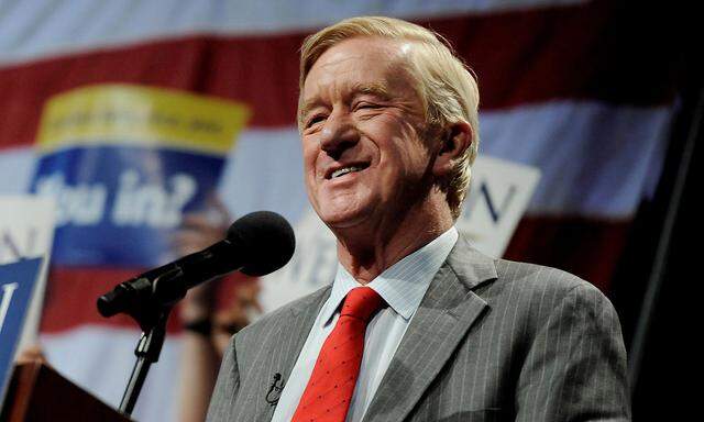 FILE PHOTO: Libertarian vice presidential candidate Bill Weld speaks at a rally in New York