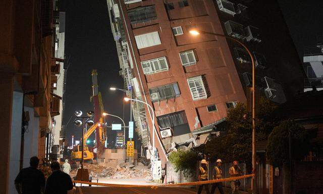 Bei dem heftigen Erdbeben vor der Ostküste Taiwans sind neun Menschen ums Leben gekommen.