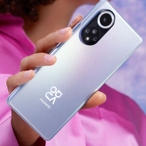 Das Nova 9 wird in zwei Farben angeboten: Schwarz und irisierend Blau. 