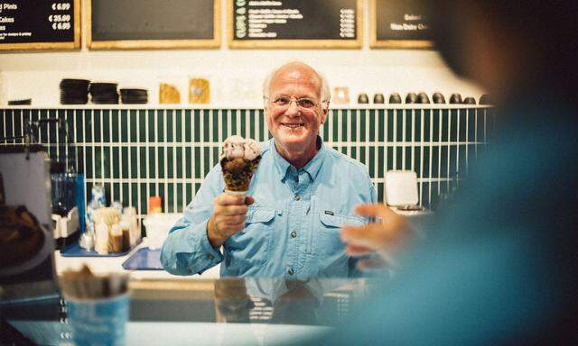 Ben Cohen in Berlin, wo er einen „Scoop Shop“ von Ben & Jerry’s eröffnete.