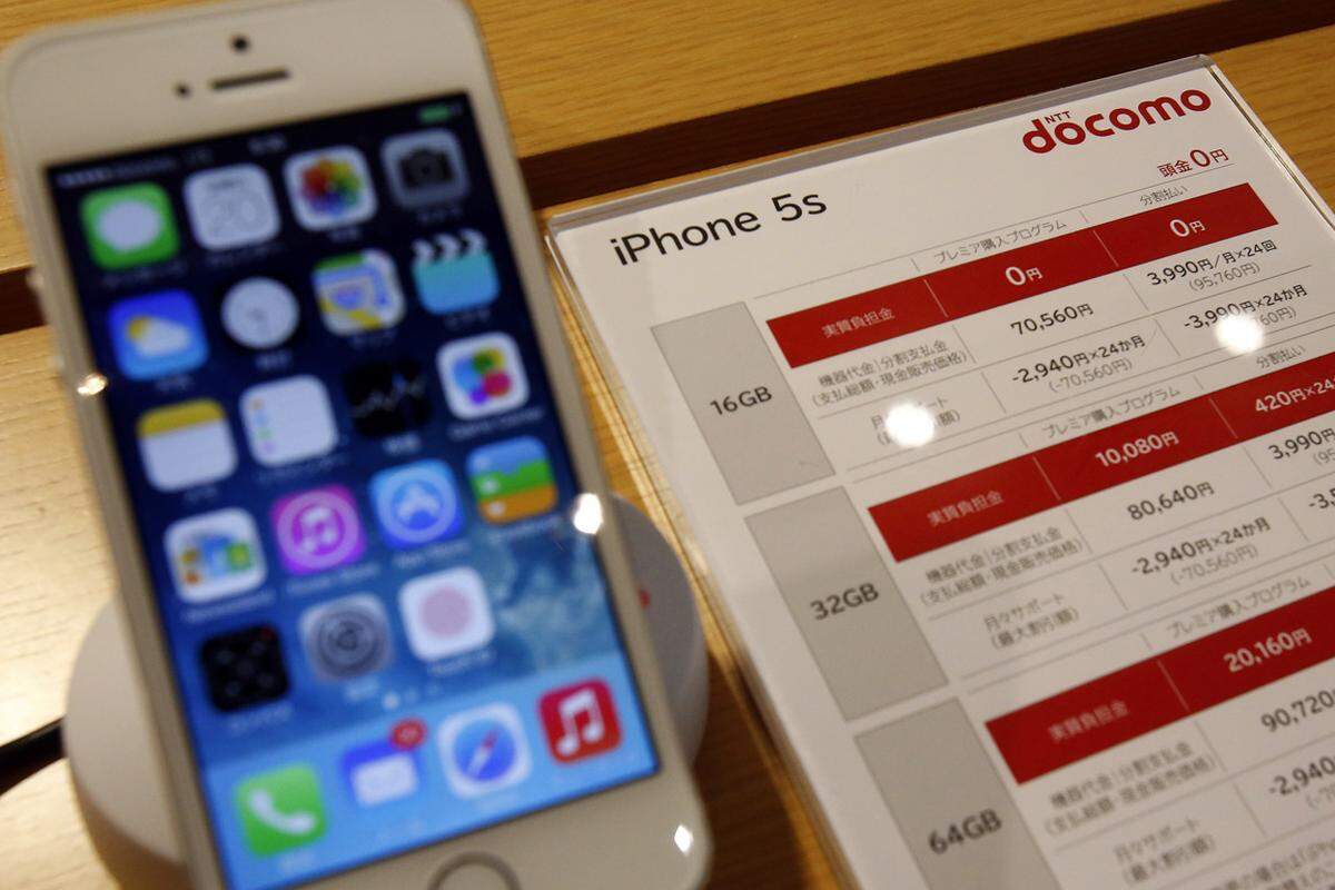 In China kostet das iPhone bei Apple umgerechnet 614 Euro. iPhone-Lookalikes gibt es aber sicher günstiger.
