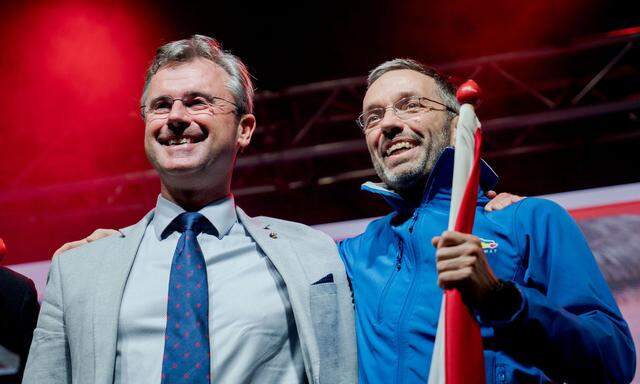 Da zeigte sich die FPÖ-Spitze noch demonstrativ einig: Norbert Hofer (l.) und Herbert Kickl im Wahlkampf, September 2019.