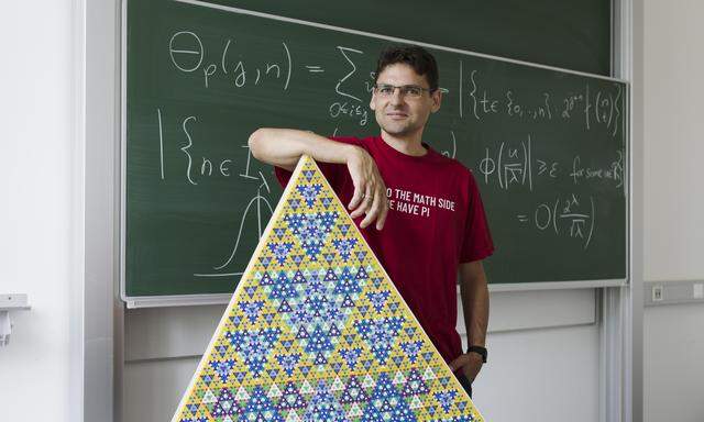 Für Lukas Spiegelhofer ist Mathematik die Grundlage des Universums. 