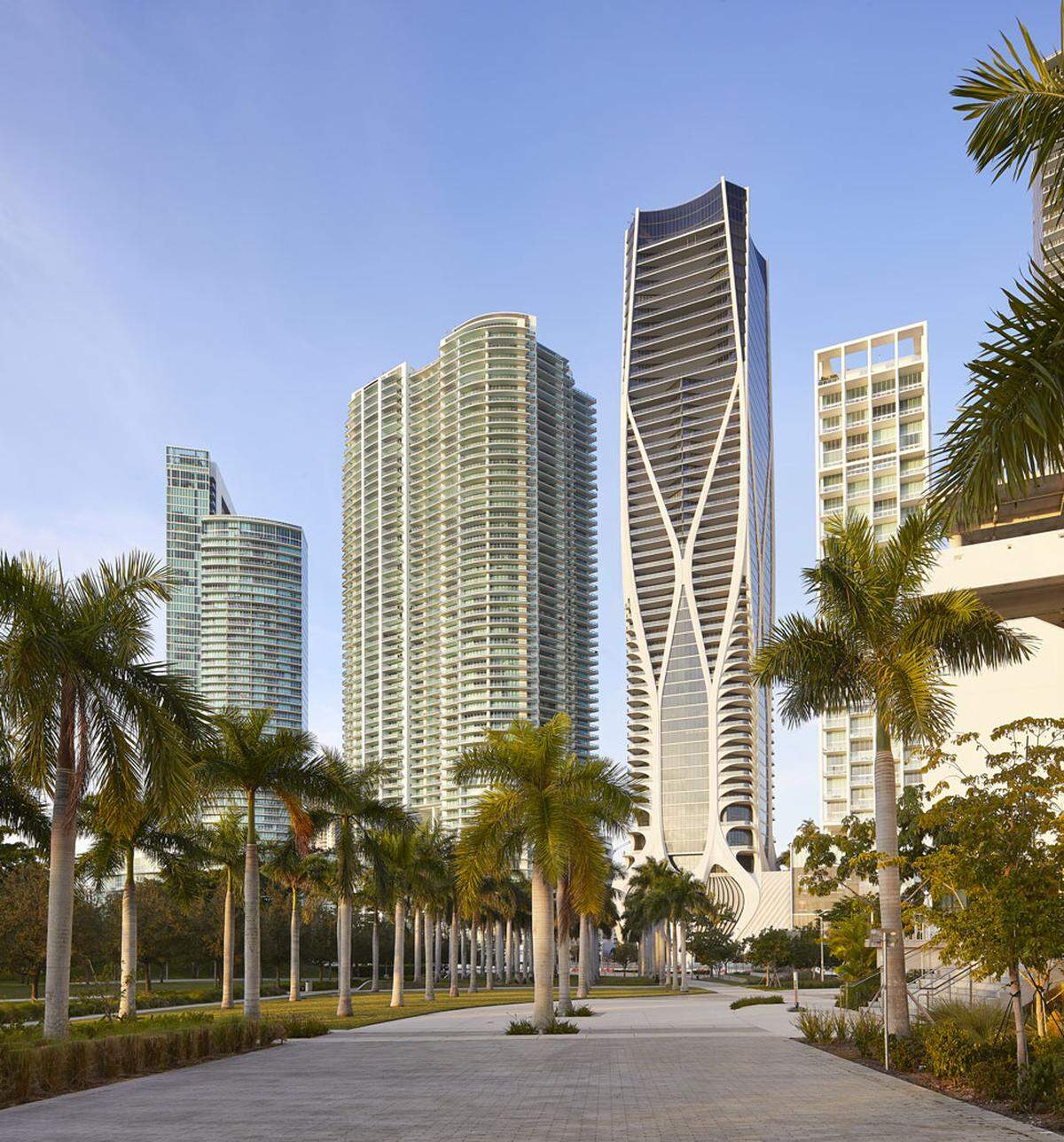 Der 62-stöckige Luxus-Wohnturm wurde von Zaha Hadid und Chris Lepine entworfen.