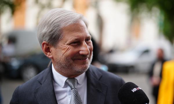 Johannes Hahn übt scharfe Kritik an Leonore Gewessler.