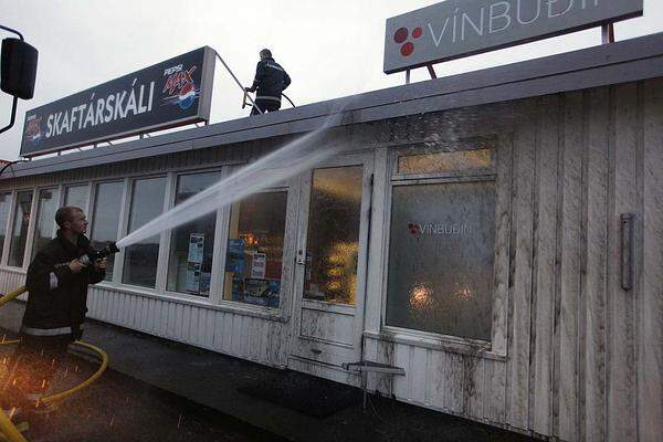 Nach dem Ausbruch des Vulkans Grimsvötn haben in Island die Aufräumarbeiten begonnen.