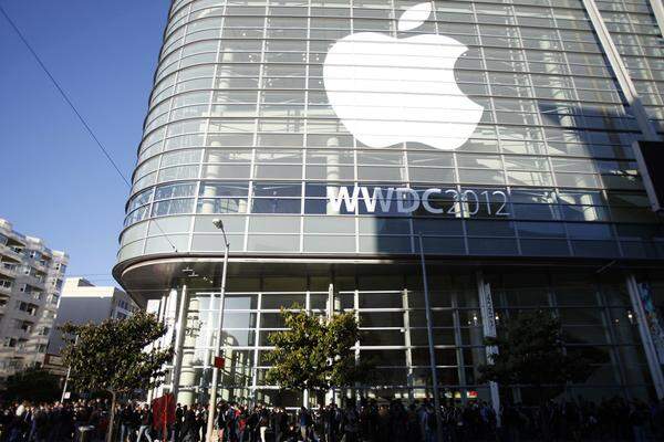 Jährlich veranstaltet Apple mit der "World Wide Developers Conference" in San Francisco eine der wichtigsten Konferenzen für App-Entwickler. Seit einigen Jahren ist das Moscone West Centre der Ort der Wahl. Die WWDC ist nicht nur Mekka für Entwickler, auch Konsumenten kommen auf ihre Kosten, wenn in der Eröffnungsrede neue Produkte und Updates angekündigt werden.