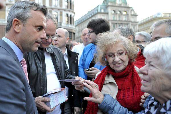 Zur Person: Norbert Hofer, geboren am 2. März 1971, in zweiter Ehe verheiratet, Vater von vier Kindern, gelernter Flugzeugtechniker, 1995 Stadtparteiobmann von Eisenstadt, 1996 Landesparteisekretär im Burgenland, 1997 Gemeinderat in Eisenstadt, 2005 stellvertretender Bundesparteiobmann, seit 2006 Nationalratsabgeordneter und FPÖ-Behindertensprecher, seit Oktober 2013 Dritter Nationalratspräsident.