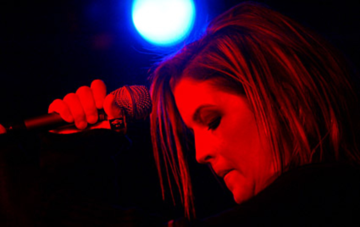 Das hielt Lisa Marie Presley, einzige Tochter und Alleinerbin, nicht davon ab, vor fünf Jahren den größten Teil des väterlichen Nachlasses, einschließlich der Rechte am Namen Elvis Presley, für 100 Millionen Dollar zu verkaufen.