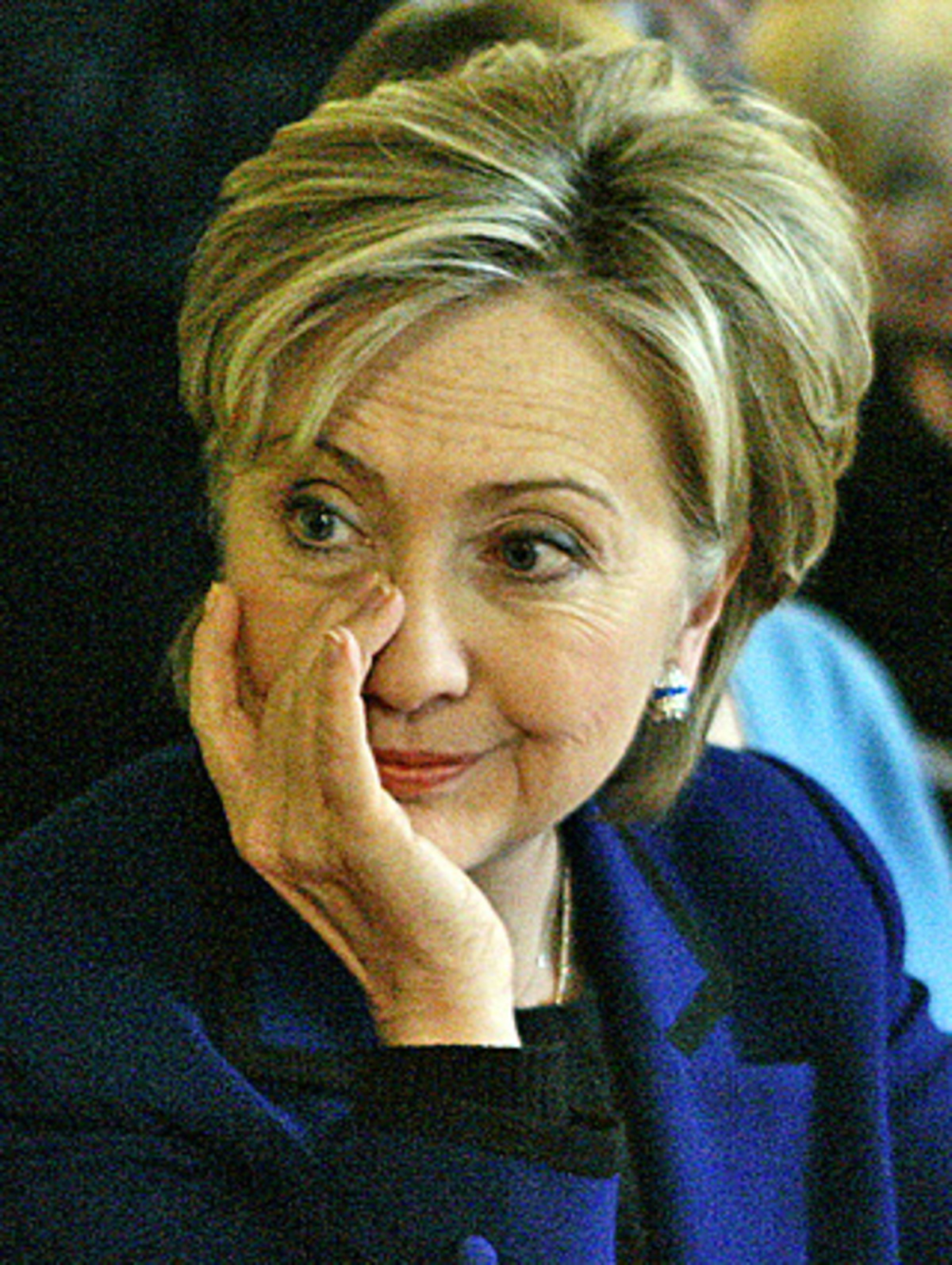 US-Außenministerin Hillary Clinton ist die zweit-mächtigste Frau und lässt ihren Mann Bill Clinton weit hinter sich (31).Die dritte Frau auf der Liste ist übrigens Talkmasterin Oprah Winfrey (45).