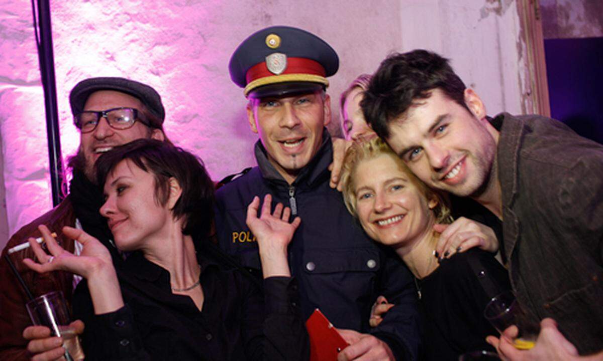 Party-Polizei im Dienst
