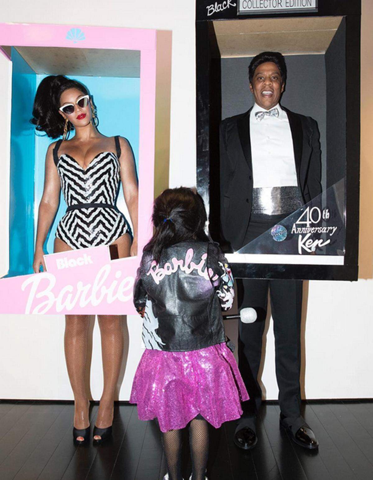 Als Barbie und Ken inszenierten sich Beyonce und Jay-Z in diesem Jahr. Fazit: Die beiden stahlen Töchterchen Ivy ganz schön die Show.
