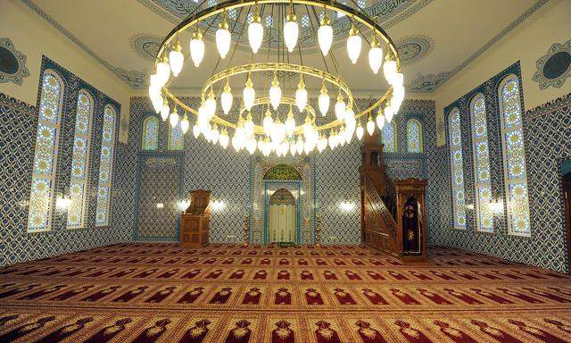 Wegen der Corona-Pandemie müssen Österreichs Moscheen leer bleiben - auch im Fastenmonat Ramadan.