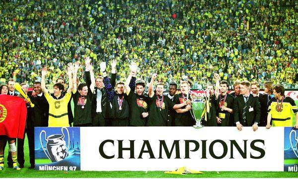 2 Nur zwei Vereine haben je die Champions League im eigenen Land gewonnen: Dortmund (1997, Finale in München) und Juventus (1996; in Rom).  