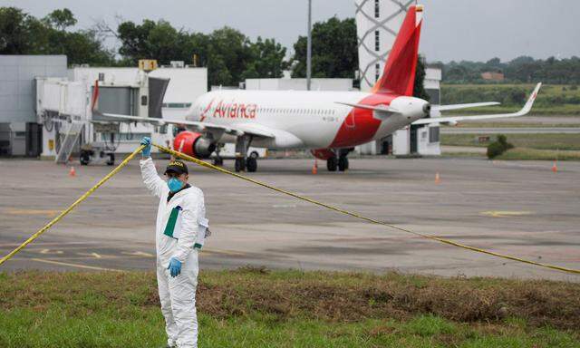Forensische Untersuchungen am Flughafen in Cúcuta laufen bereits.
