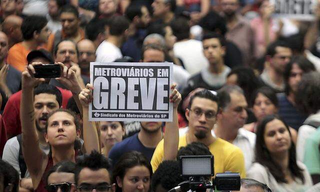 Die Mitarbeiter der Verkehrsbetriebe in Sao Paulo unterbrechen den Streik.