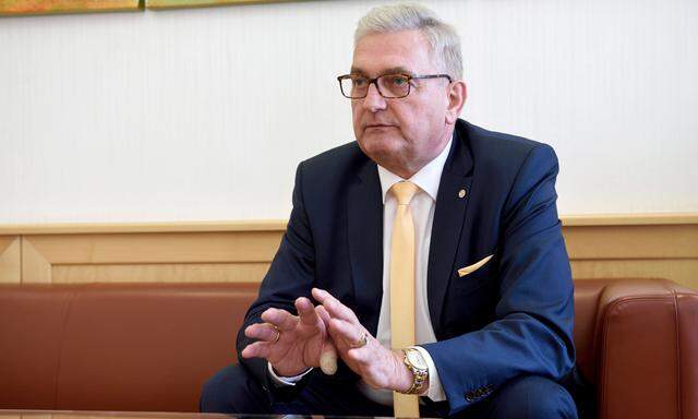 Gemeindebund-Präsident Alfred Riedl regt eine kleine Pensionsreform an.