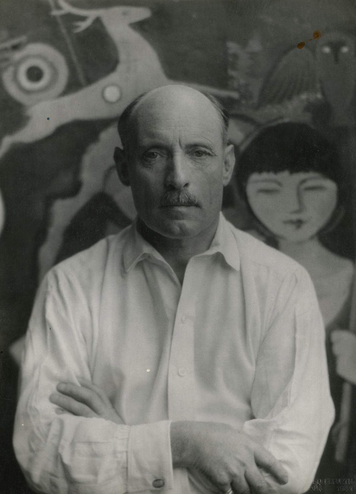 Stil und Technik der Fotografien sind vielfältig. Der deutsche Expressionist Carl Hofer auf einem Bild von Hugo Erfurth im Jahr 1929.