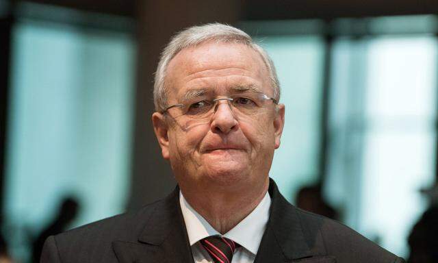 Ex-VW-Konzernchef Martin Winterkorn will sich nach der Anklage und Ausstellung eines Haftbefehls in den USA laut Insidern bei passender Gelegenheit äußern