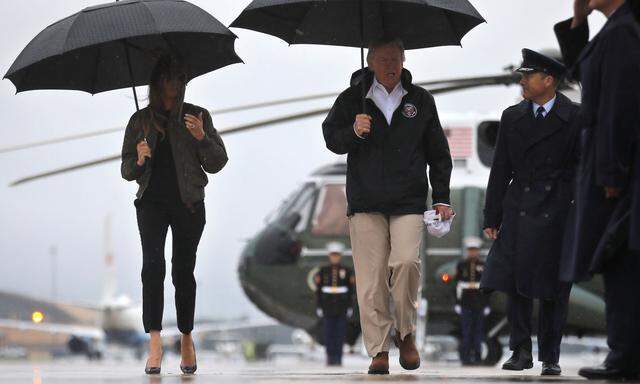 Schon einmal ließ Melanie Trump modisches Feingefühl vermissen: Die Opfer von Hurrikan Harvey in Texas besuchte sie in wenig bodenständigen Hochhacken.