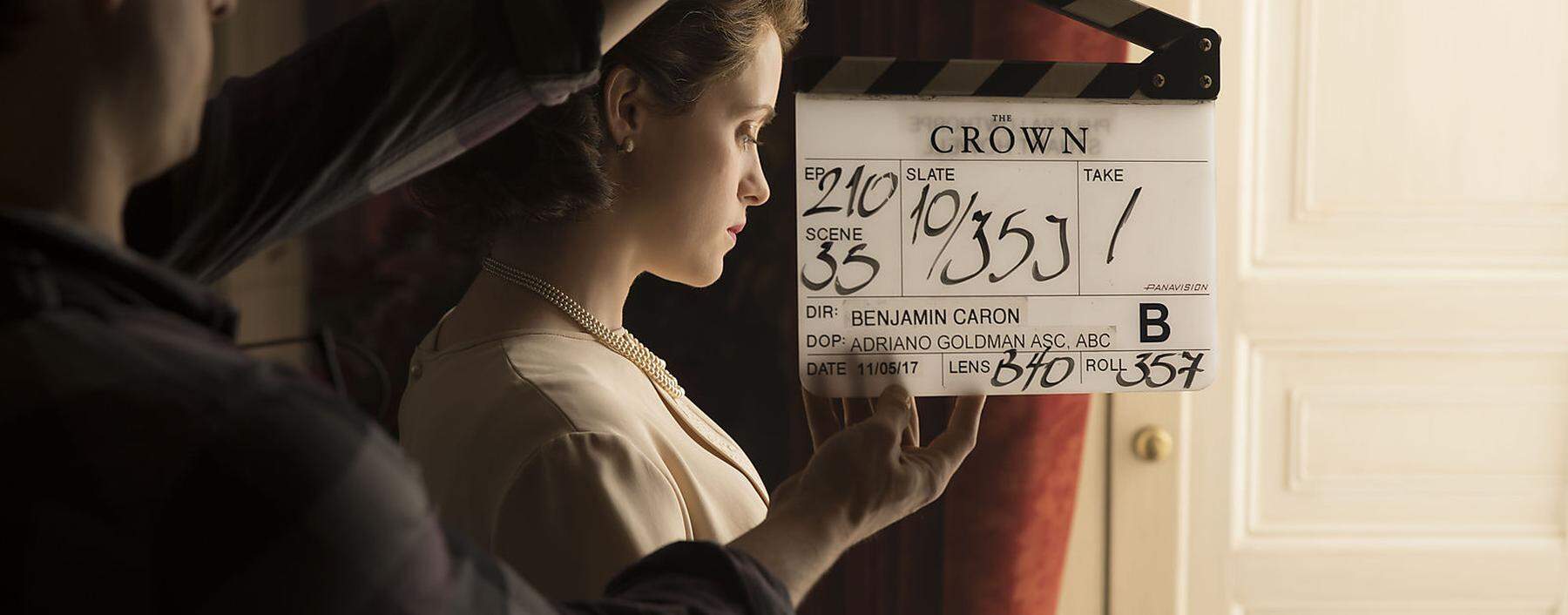 Aufsehen. Ende des Jahres soll die sechste und letzte Staffel von „The Crown“ ausgestrahlt werden. Die Serie sorgte für viel Wirbel, insbesondere in Großbritannien. Zwar ist die Handlung fiktional, trotzdem orientiert sich die Handlung an den Leben der britischen Royals. 