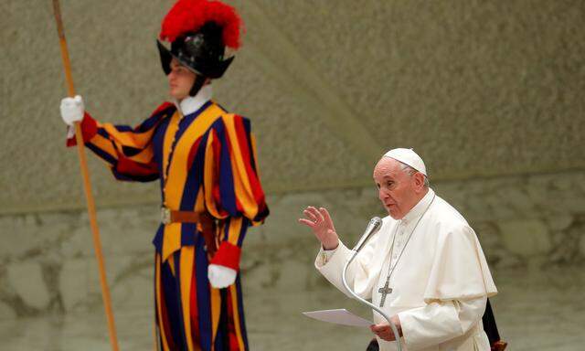 Papst Franziskus (Archivbild) nahm im Vatikan Teilneher der Tagung "Yes To Life!" in Empfang.