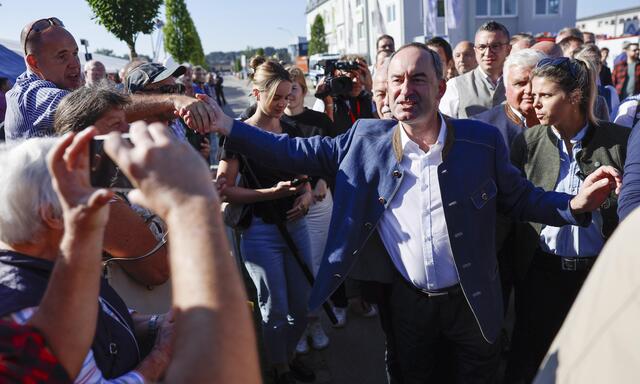 Hubert Aiwanger, Bayerns Vizeministerpräsident und Chef der Freien Wähler, beim Frühschoppen in Gillamoos. 