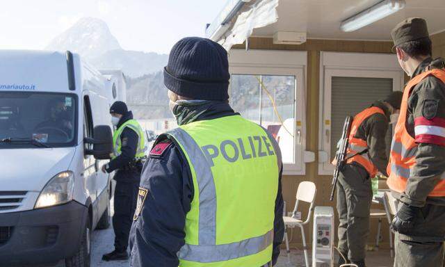 Ausreisekontrollen in Tirol, Bild vom Februar