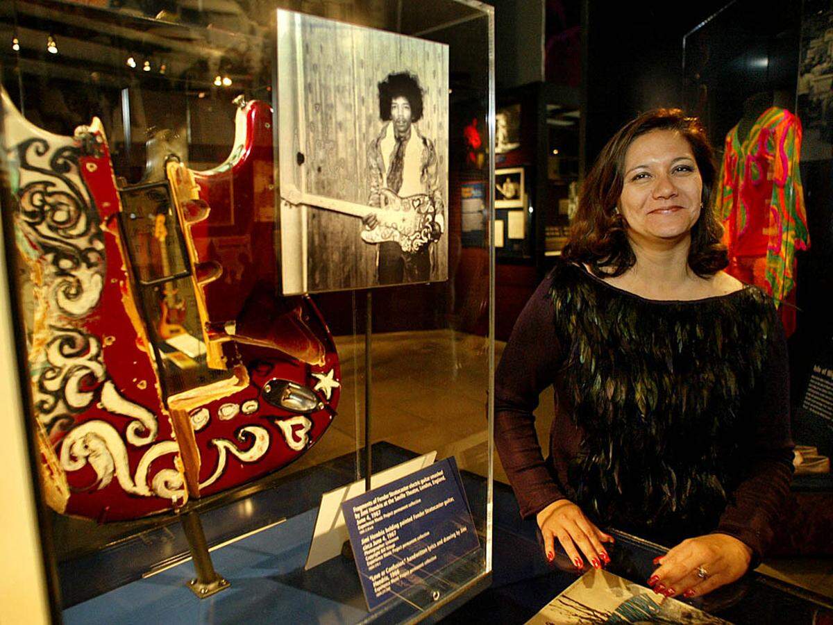 Die Hinterbliebenen, Hendrix' Bruder Leon und seine Stiefschwester Janie, kämpfen 40 Jahre nach seinem Tod noch immer um das Millionenerbe des legendären Gitarristen. Noch immer ist nicht klar, wer von dem umfangreichen Nachlass des Rockstars und den Tantiemen seiner posthum veröffentlichten Songs profitieren soll.  Im Bild: Stiefschwester Janie Hendrix