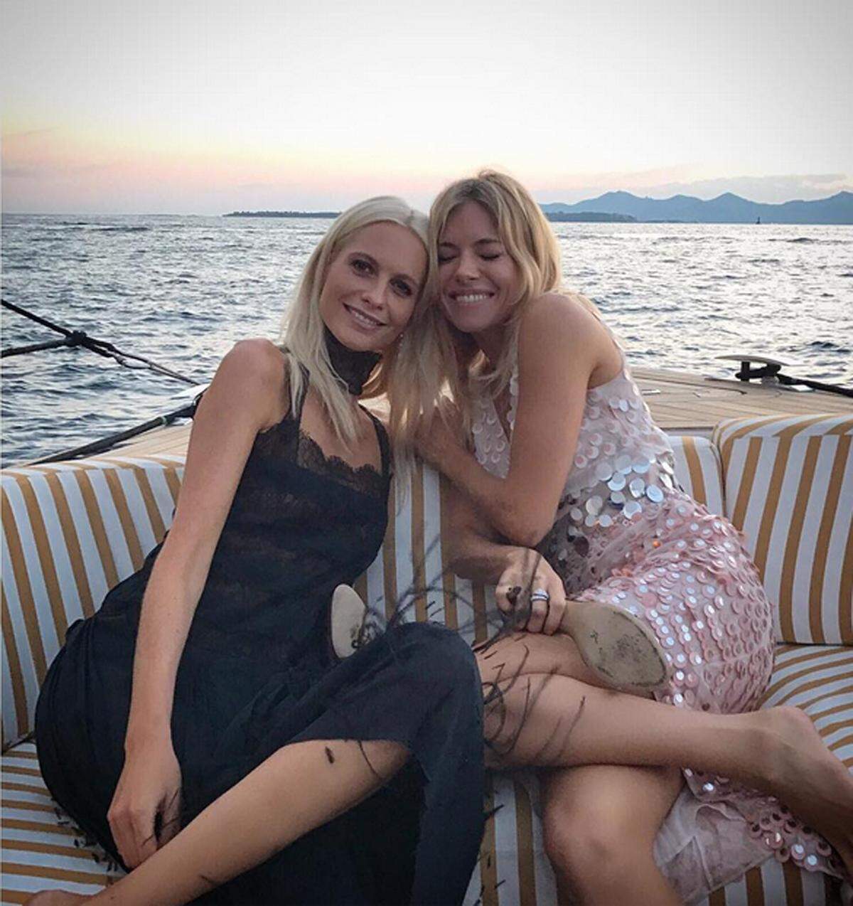 Poppy Delevingne und Sienna Miller machten Mustique unsicher.