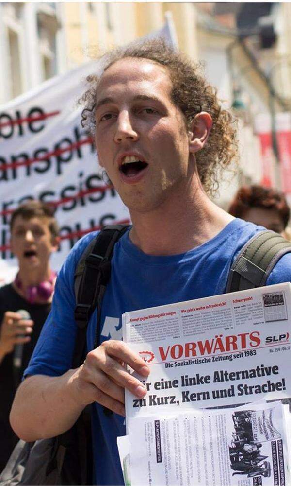 Noch linker als die Kommunisten gibt sich seit jeher die Sozialistische Linkspartei mit ihrem Spitzenkandidaten Florian Klabacher (28), Pflegehelfer in Linz. Am 15. Oktober steht sie erstmals in zwei Bundesländern - Wien und Oberösterreich - auf dem Stimmzettel. 2008 trat die Kleinpartei mit dem Wahlbündnis "Linke" in fünf Bundesländern an. Die Ergebnisse waren jedes Mal überschaubar und bewegten sich im Hundertstel-Prozent-Bereich.