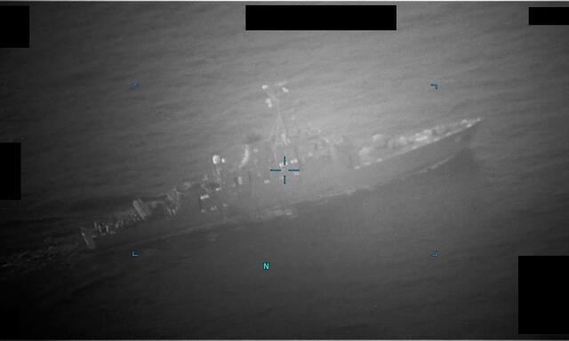 Dieses Schiff der iranischen Marine soll versucht haben kommerzielle Öltanker im Golf von Oman zu kapern, so das US-Verteidigungsministerium.