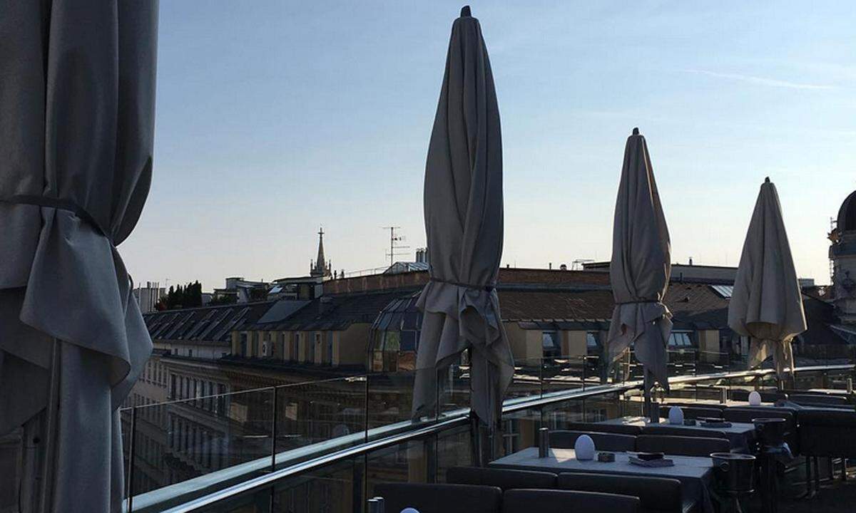 Do &amp; Co Hotel Vienna am Stephansplatz 12 in 1010 Wien.Apropos alte Tante. Die Terrasse des Do &amp; Co ist seit Jahren eine stabile Top-Adresse für kulinarische Höhenflüge. 