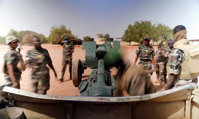 Szenen der EUTM-Ausbildungsmission in Mali