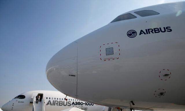 Im Bild: Ein Airbus A350-1000 Xwb und ein Airbus A321neo.