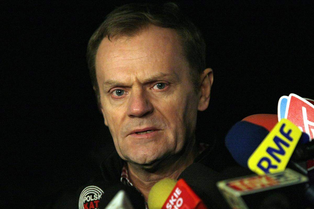 Ministerpräsident Donald Tusk kam noch in der Nacht zur Unfallstelle.