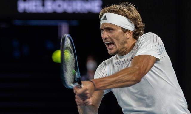 (220119) -- MELBOURNE, Jan. 19, 2022 -- Alexander Zverev of Germany competes during the Men s Singles second round matc