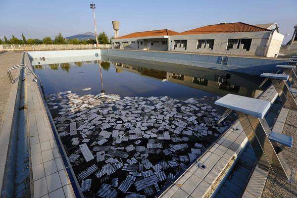 Nicht viel besser steht es um die olympischen Schwimmbecken...