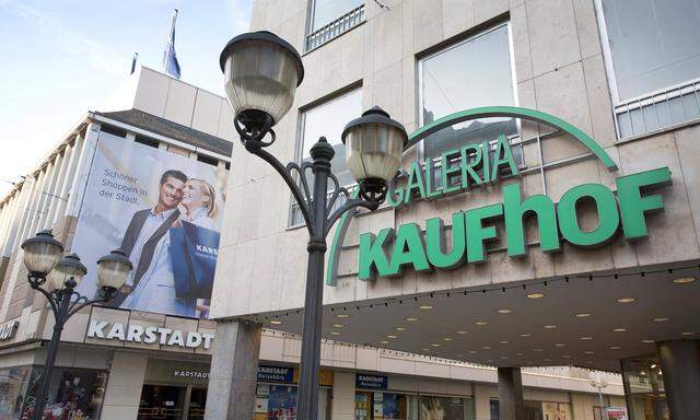 Benko hält am Plan fest, die angestaubten, kämpfenden Konsumtempel Kaufhof und Karstadt zu vereinen.