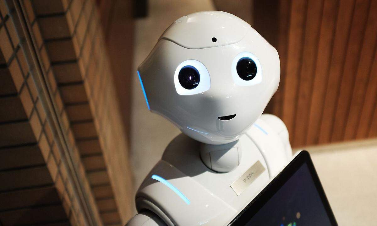 Freund oder Feind? So niedlich wie den kleine Roboter "Pepper" fanden nur wenige die Digitalisierung. Viele hatten Angst um ihren Job. Hier ist, was bisher geschah, gerankt nach dem Gefährdungspotenzial.