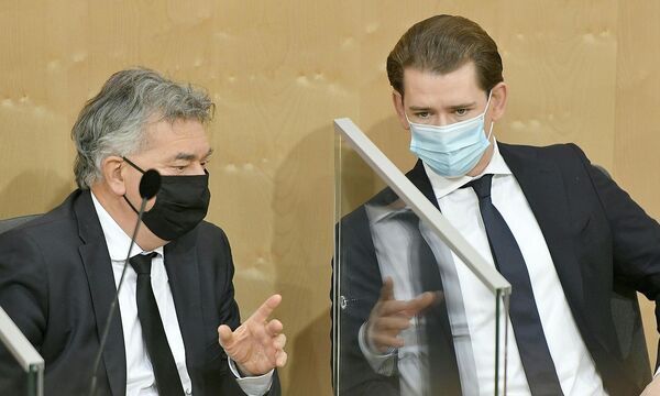 Werner Kogler und Sebastian Kurz im Nationalrat