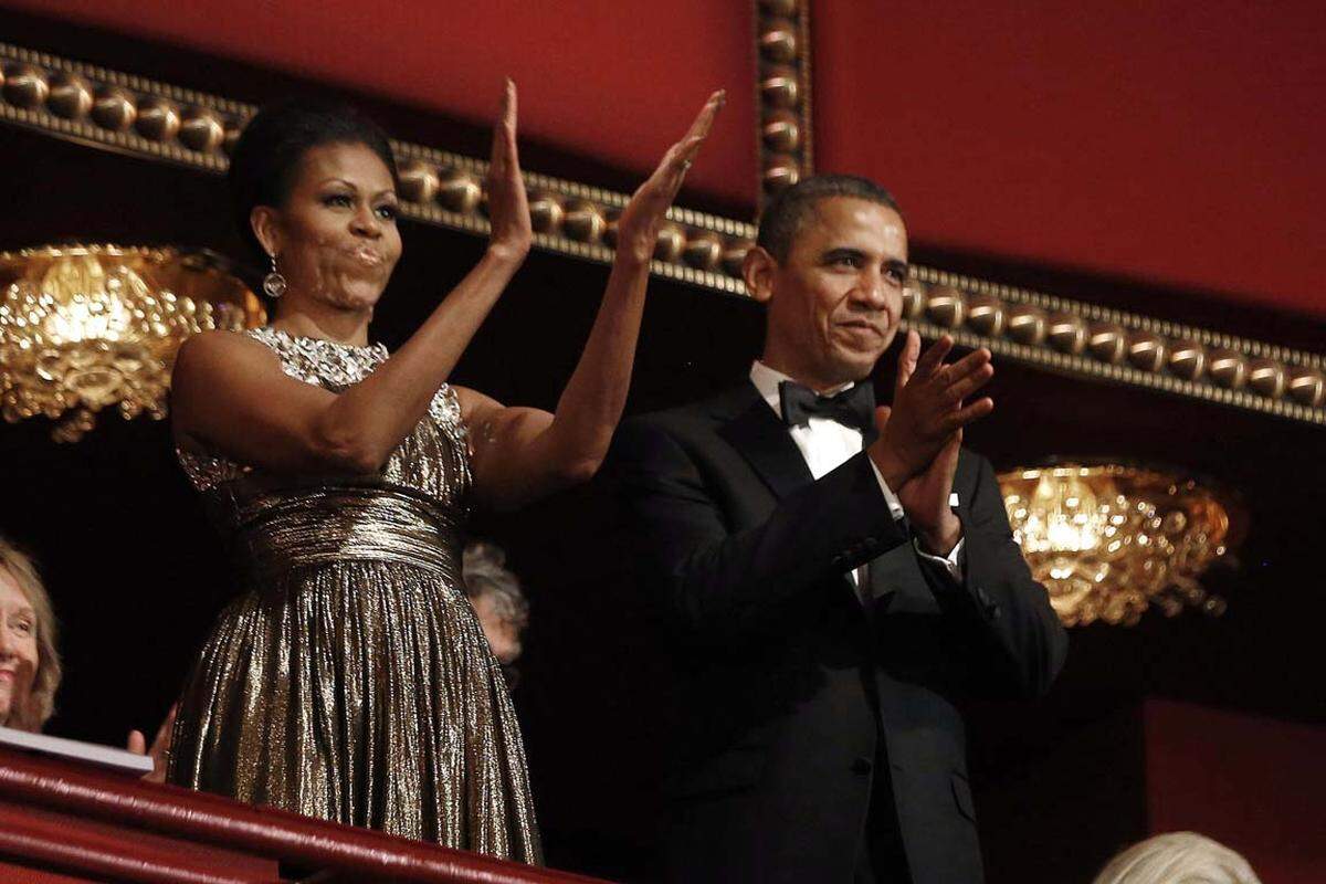 US-Präsident Barack Obama und First Lady Michelle  empfingen die Preisträger außerdem im Weißen Haus. "Die heute Abend Geehrten haben sich nicht einfach ihrer Kunst gewidmet, um ihren Lebensunterhalt zu verdienen", sagte Obama.