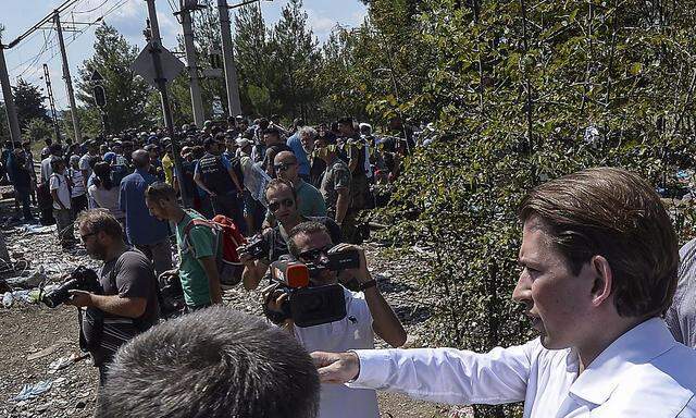 Außenminister Sebastian Kurz machte sich ein Bild von der Lage an der griechisch-mazedonischen Grenze.