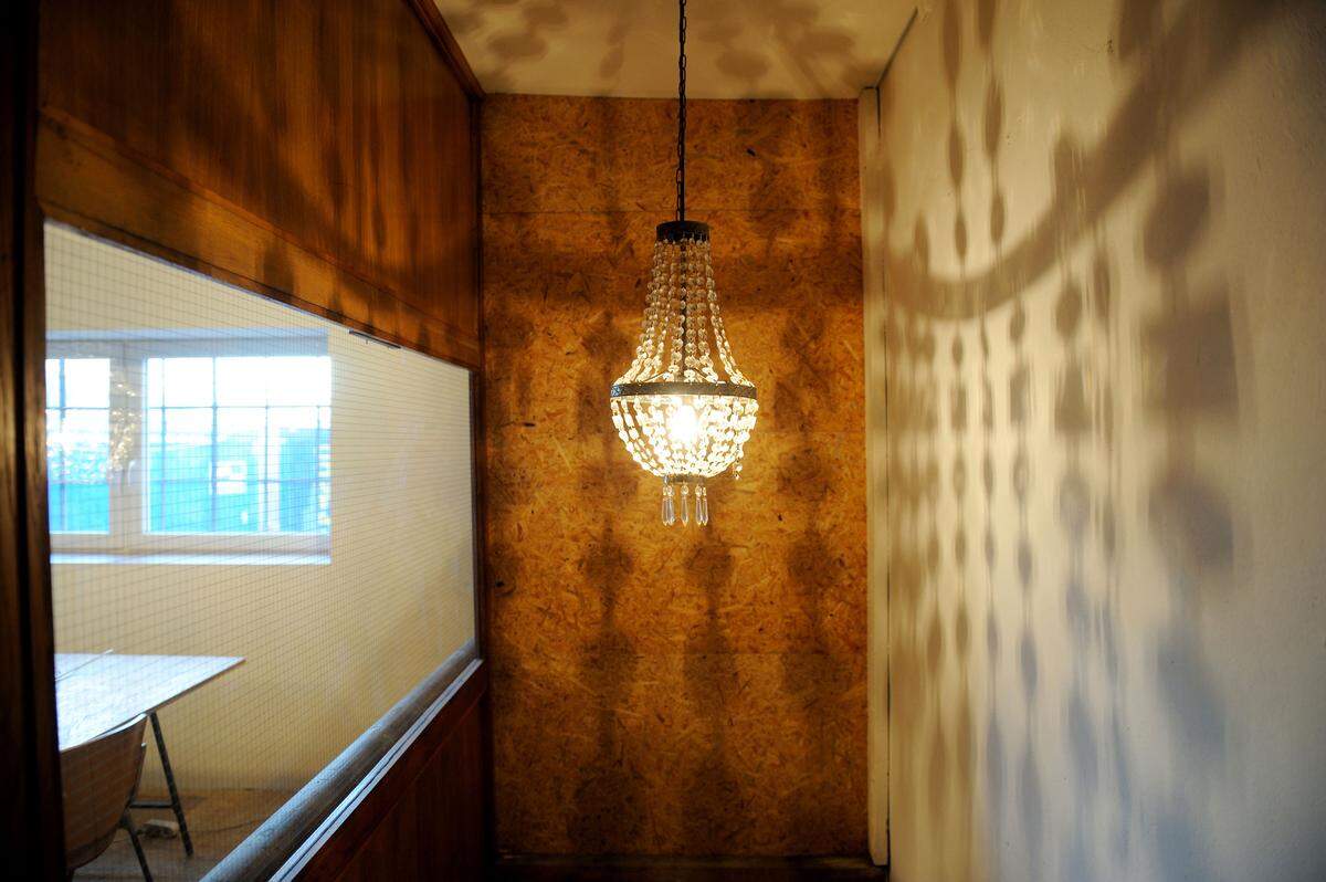 DIY-Räume werden von alten Beleuchtungs-Klassikern aufgewärmt.