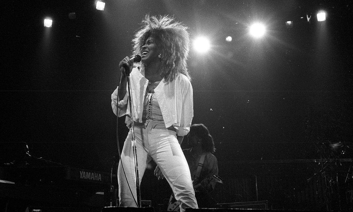 Mit 45 Jahren strahlte Tina Turner wieder im Scheinwerferlicht: Das Album "Private Dancer" wurde 1984 ihr Solo-Durchbruch.